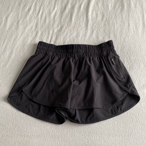 Black mid rise, lined lululemon shorts